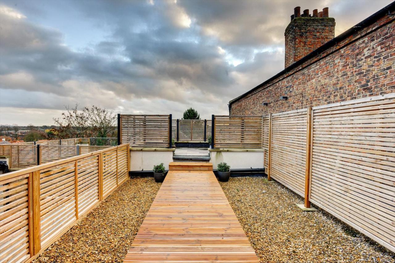 The Penthouse - Allocated Parking With City Views Ripon Esterno foto