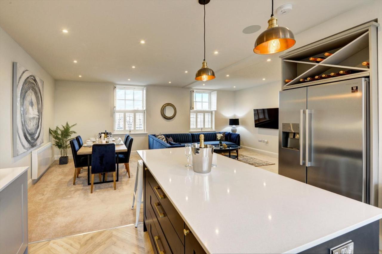 The Penthouse - Allocated Parking With City Views Ripon Esterno foto
