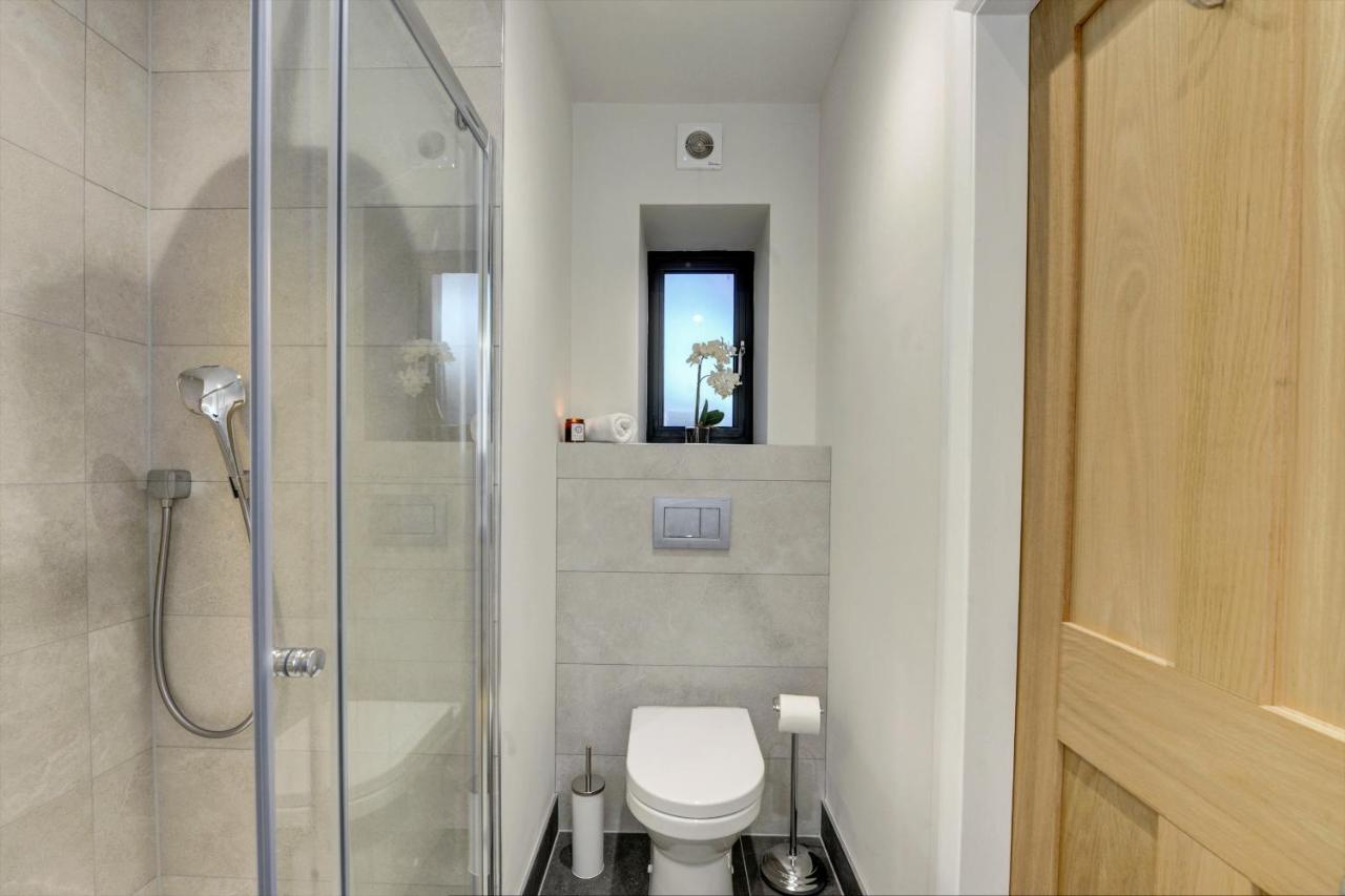The Penthouse - Allocated Parking With City Views Ripon Esterno foto