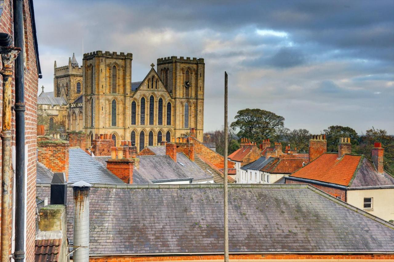 The Penthouse - Allocated Parking With City Views Ripon Esterno foto